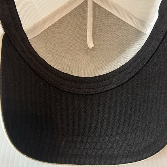 Callaway Hat Cap Snap Back Mens Beige Green Stripe Mesh Trucker EUC - Picture 7 of 8